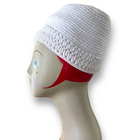 Vintage 1940s Everitt Needlepoint Womens White Beehive Tilt Hat Sculpted Toque - Picture 3 of 16